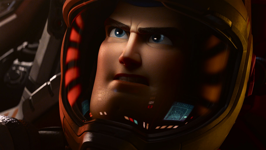 Copertina di Lightyear, Chris Evan doppierà il "vero" Buzz nel film Pixar sull'astronauta che ispirò il giocattolo di Toy Story