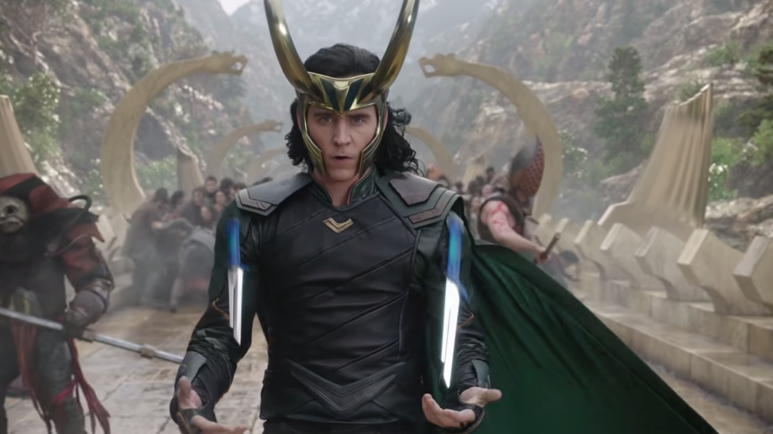 Copertina di L'iconica scena di Loki coi pugnali in Thor: Ragnarok e come è nata