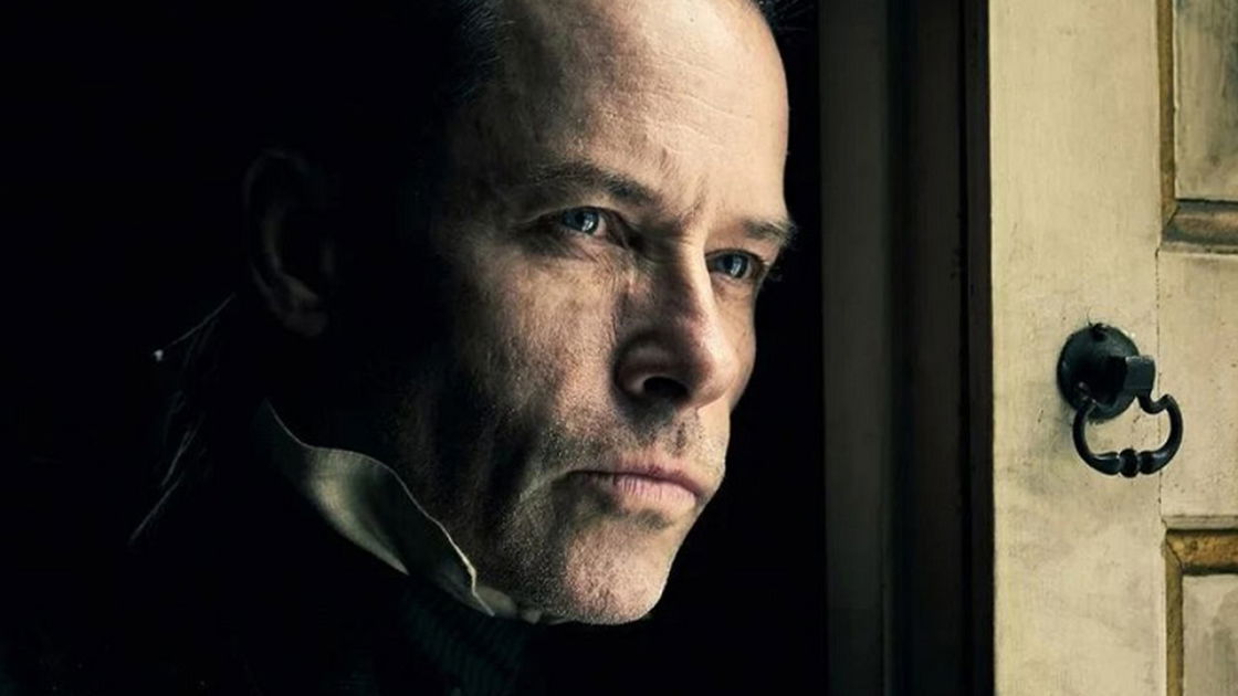 Copertina di A Christmas Carol, nuovo trailer della miniserie sul classico di Dickens
