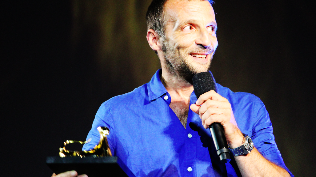 Copertina di A muso duro e pugni serrati: Mathieu Kassovitz porta la boxe a Locarno 70