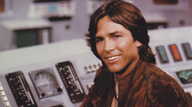 Copertina di Richard Hatch, interprete di Battlestar Galactica, è morto a 71 anni