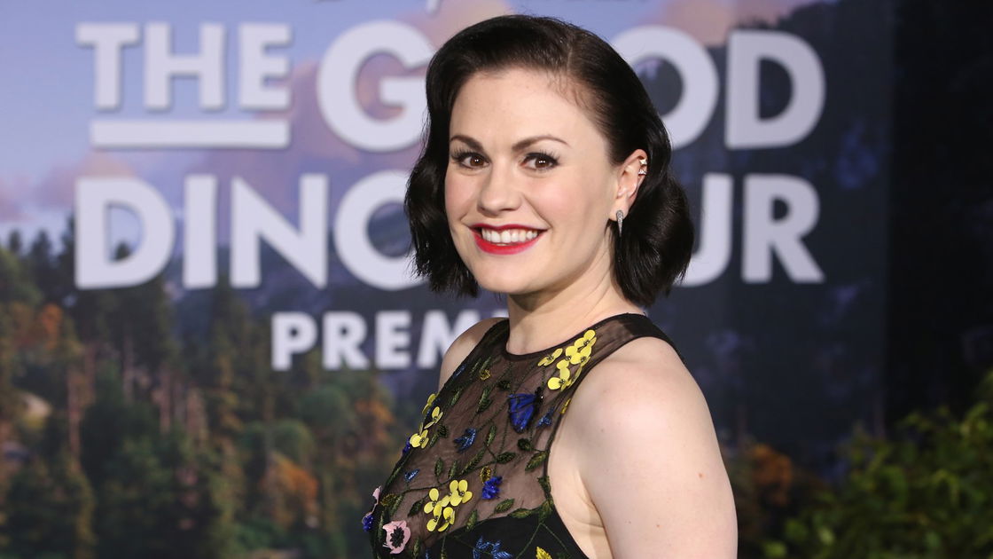 Copertina di Anna Paquin, l'ex Sookie di True Blood in una nuova serie TV