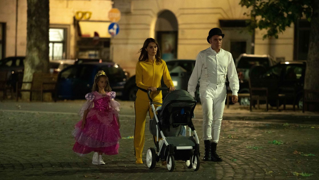 Copertina di Figli: trama e significato del film di Mattia Torre e Giuseppe Bonito