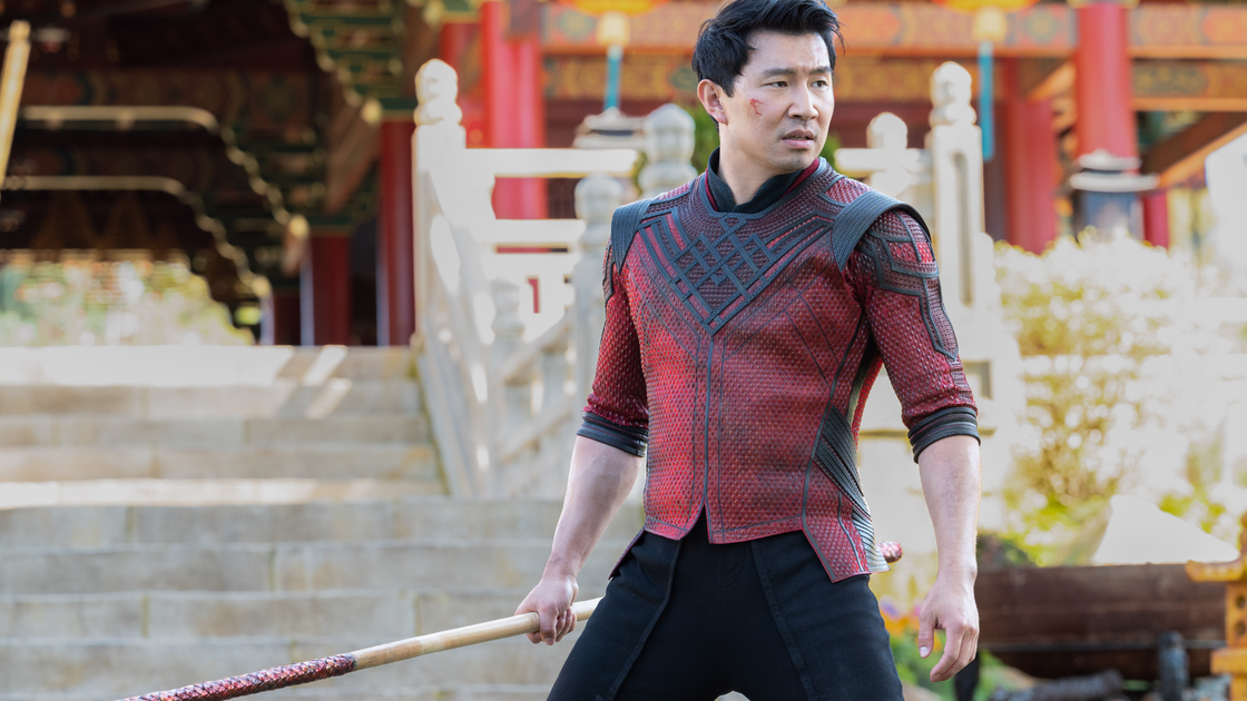 Copertina di Shang-Chi e la leggenda dei Dieci Anelli, la recensione: molto meglio del previsto!