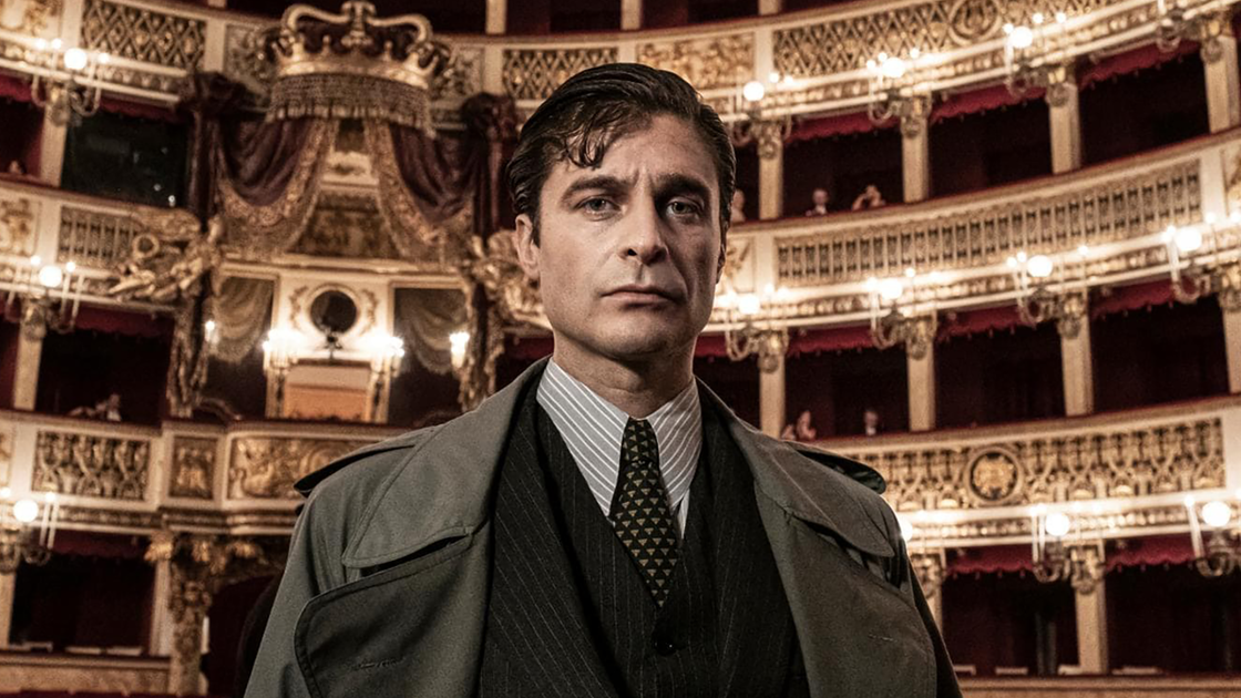 Copertina di Il Commissario Ricciardi: guida ai libri (e fumetti) da cui è tratta la serie