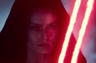 Copertina di Star Wars: la connessione tra la spada laser di Dark Rey e quella di Vader