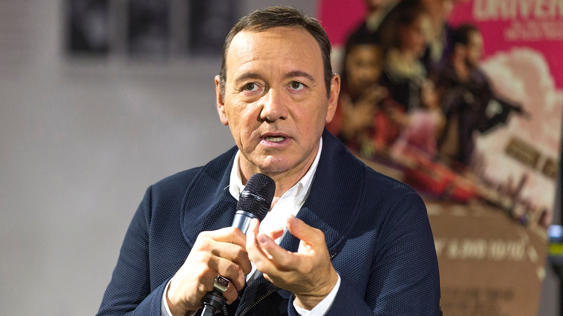 Copertina di Kevin Spacey: la Contea di Los Angeles ha aperto un'indagine su un caso di abusi sessuali