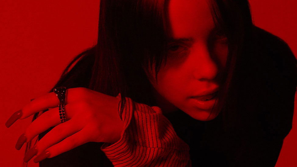 Copertina di No Time To Die, Billie Eilish ha pubblicato la sua nuova canzone per il film di James Bond