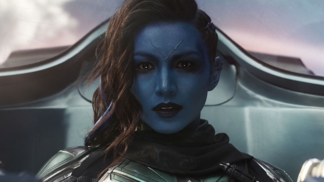 Copertina di Gemma Chan commenta il suo doppio ruolo nei film Marvel