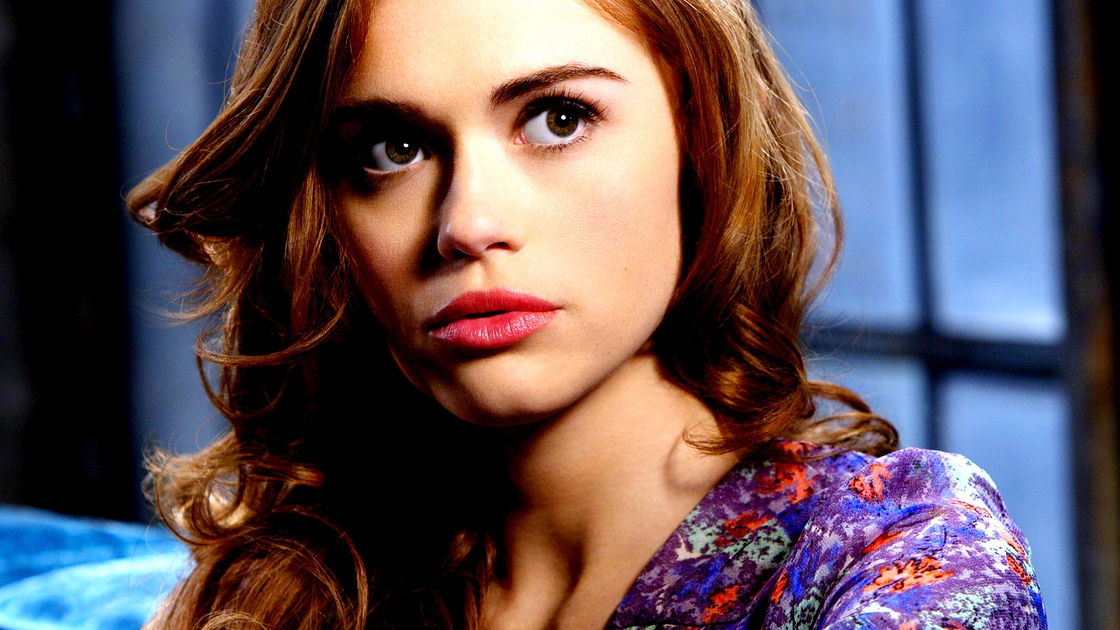 Copertina di Holland Roden sarà protagonista della serie Channel Zero
