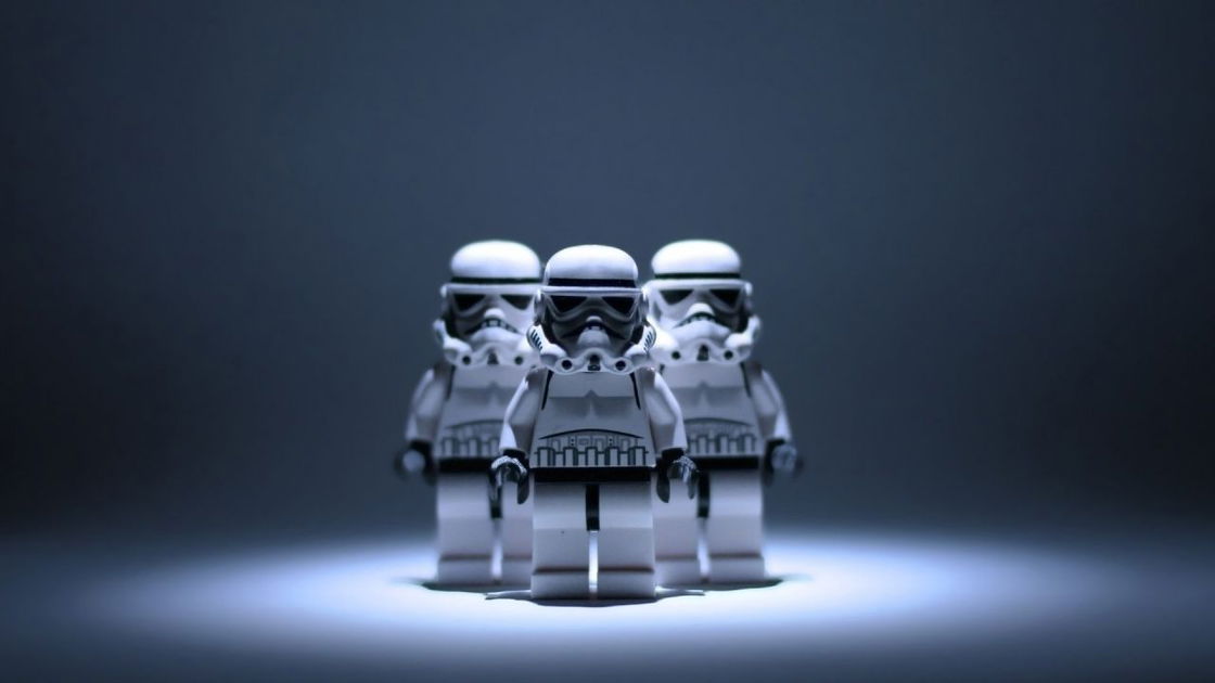 Copertina di LEGO Star Wars Battles porta la Forza su iPhone e Android