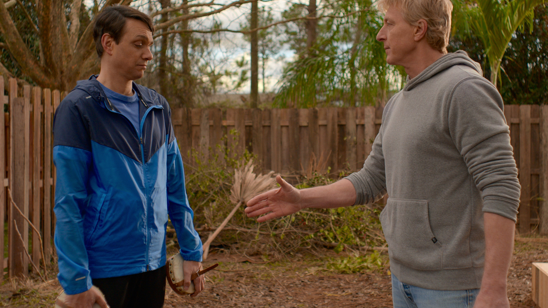 Copertina di Cobra Kai 4, la recensione senza spoiler: è la stagione più buia della serie Netflix