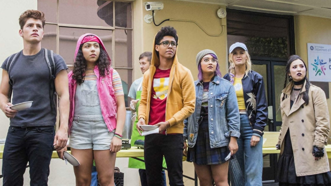 Copertina di Il cast di Runaways, la serie TV Marvel che mette figli contro genitori