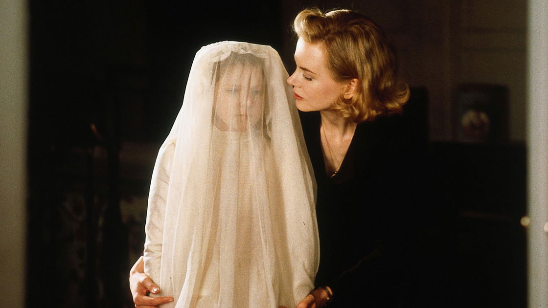 Copertina di The Others: in arrivo il remake dell'horror con Nicole Kidman