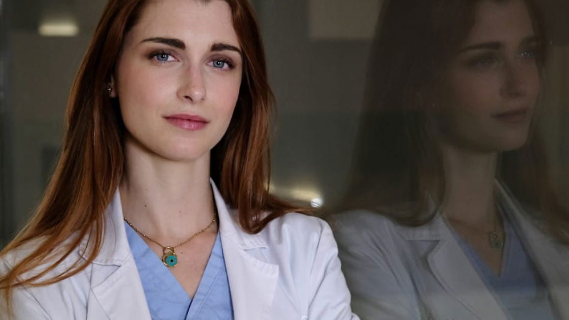 Copertina di Chi è Silvia Mazzieri, l'attrice di Doc – Nelle tue mani e Vivi e lascia vivere
