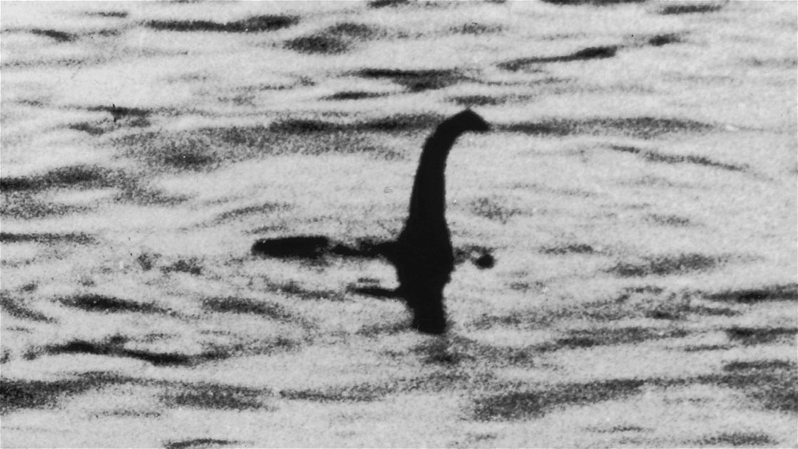 Copertina di Il mostro di Loch Ness, la storia di Nessie tra verità e leggenda