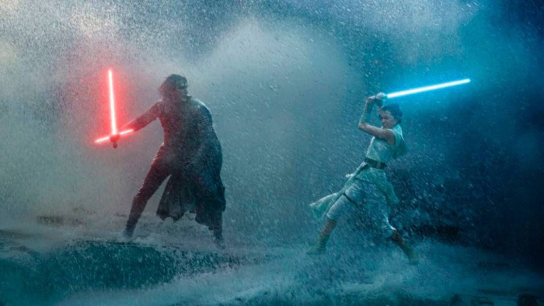 Copertina di Star Wars 9: Richard E. Grant anticipa un colpo di scena incredibile