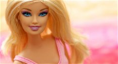 Copertina di Barbie ha un cognome: l'Internet lo scopre e impazzisce