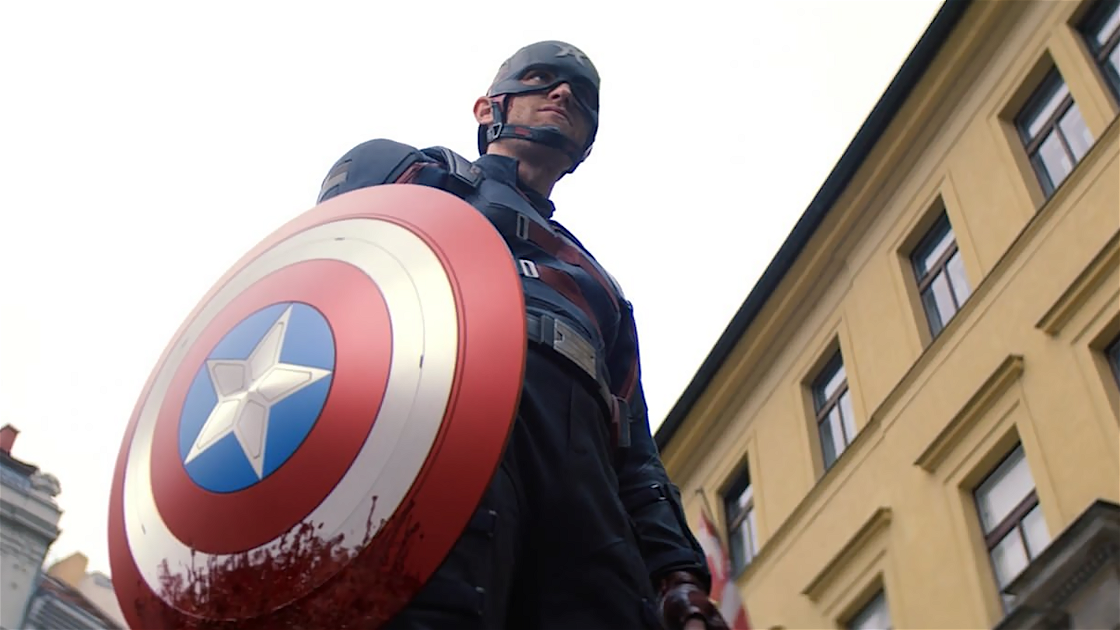 Copertina di Lo scudo insanguinato di Captain America: Steve Rogers aveva mai ucciso nessuno nel MCU?