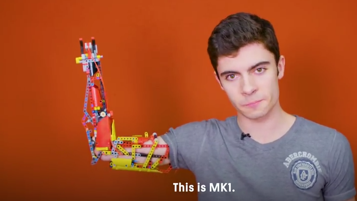 Copertina di Hand Solo: l'uomo che si è costruito una protesi coi LEGO