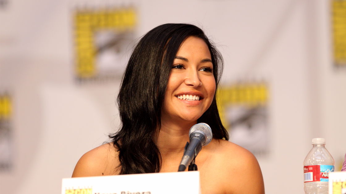 Copertina di Naya Rivera è morta: i tributi di Hollywood e del cast di Glee