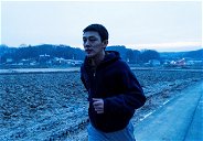 Copertina di Burning, la recensione: Lee Chang-dong trasforma una storia di Haruki Murakami in un thriller bruciante