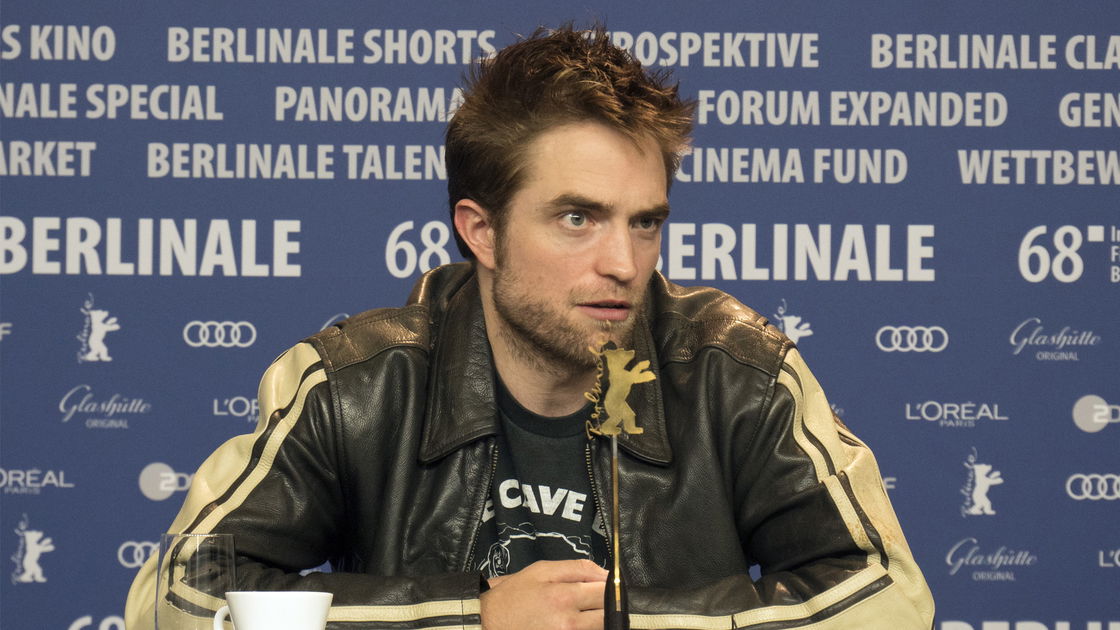 Copertina di Robert Pattinson rivela che non ci saranno viaggi nel tempo in Tenet