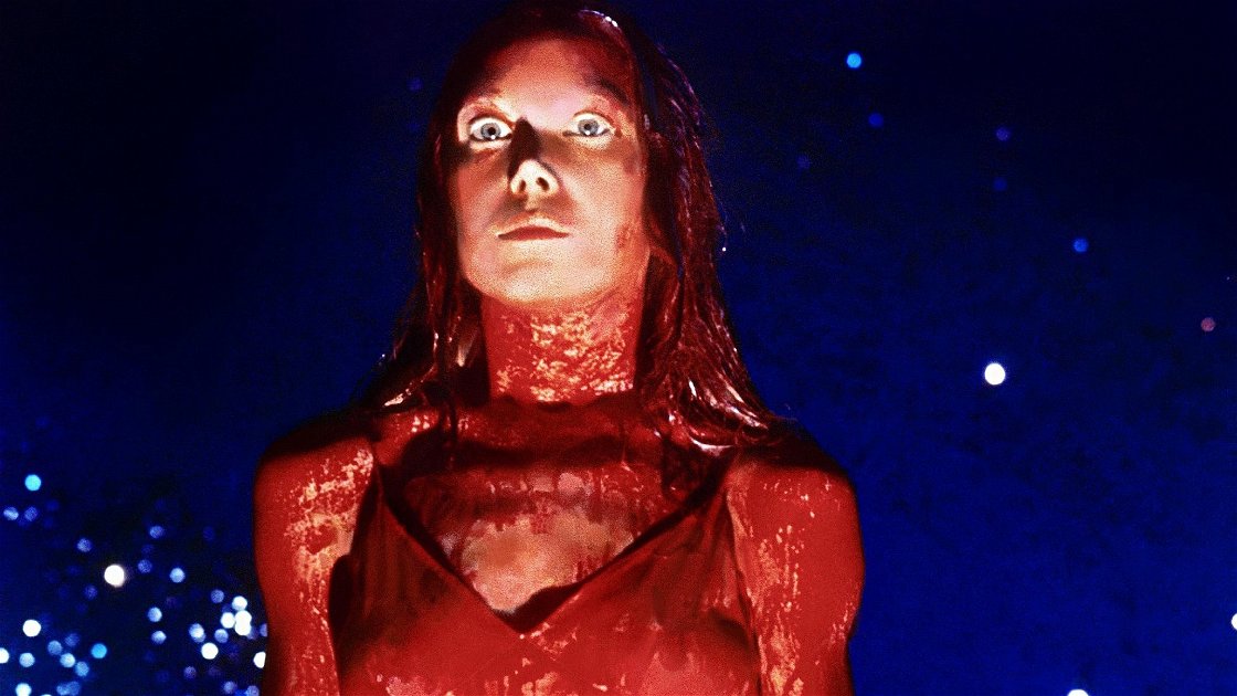 Copertina di Carrie - Lo sguardo di Satana, da maggio in Home Video in edizione speciale