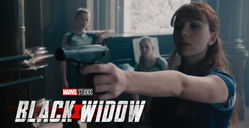 Copertina di Black Widow avrà un finale per Natasha: Scarlett Johansson parla del franchise