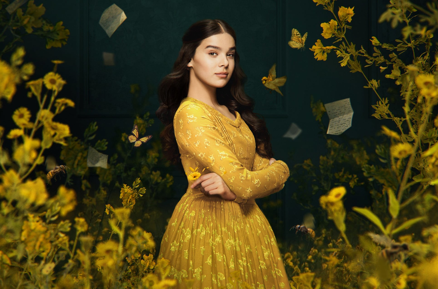 Copertina di Hawkeye: Hailee Steinfeld sul set della serie TV