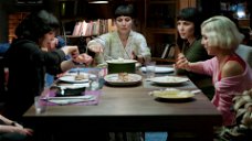 Portada de Seven Sisters: tráiler y argumento de la película con Noomi Rapace