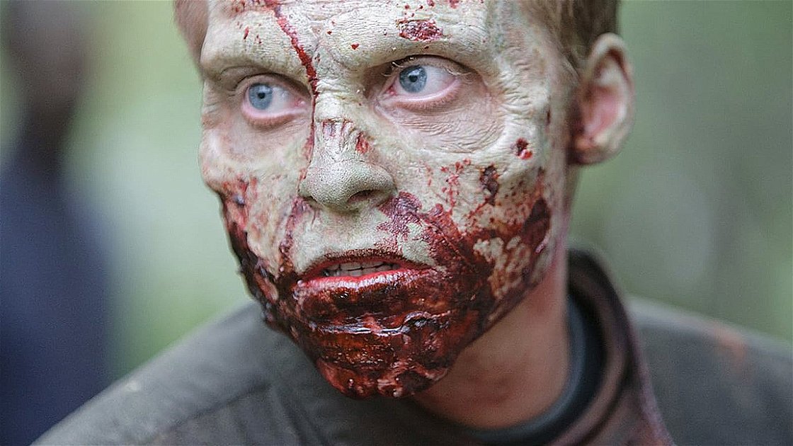 Copertina di Z Nation: la serie a tema zombie è stata ufficialmente cancellata
