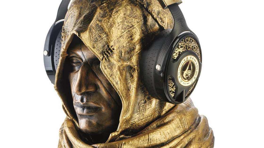Copertina di Le cuffie in oro di Assassin's Creed Origins costano una fortuna!