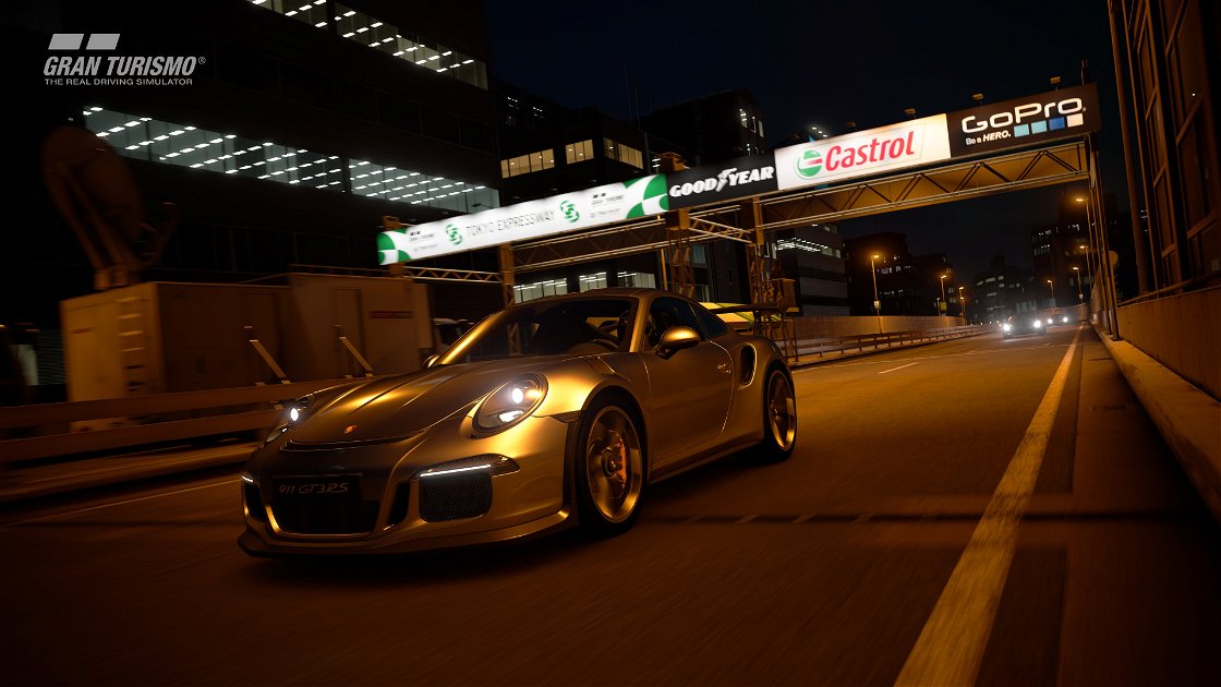 Copertina di Gran Turismo Sport, un nuovo video gameplay in notturna al Nürburgring