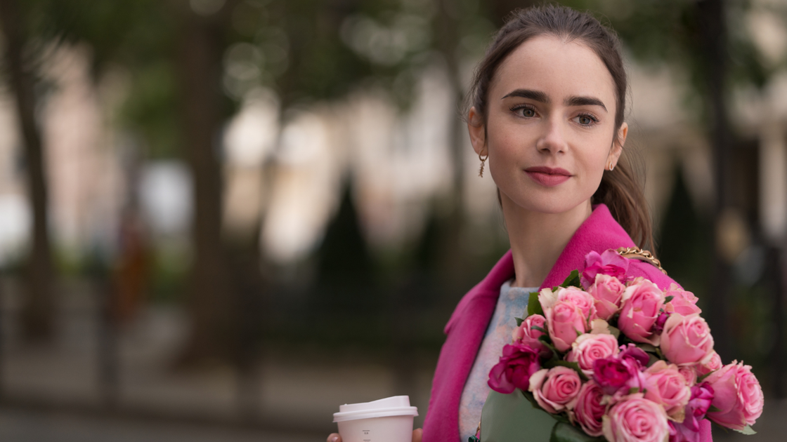Copertina di Emily in Paris, come finisce la prima stagione della serie con Lily Collins