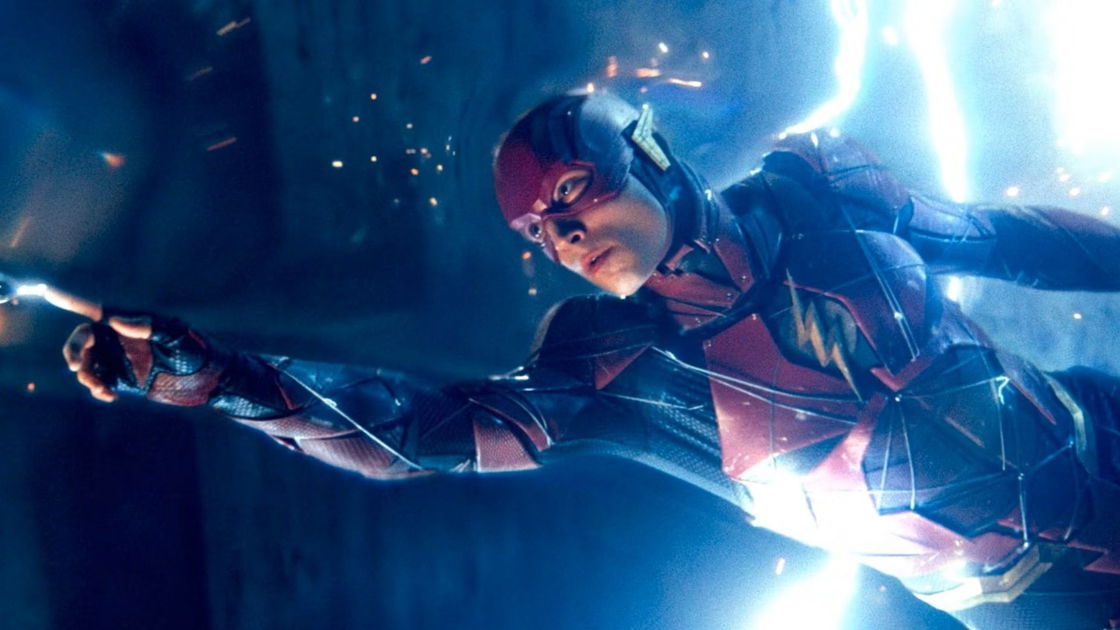 Copertina di Ezra Miller senza freni: "Sono come Gesù"