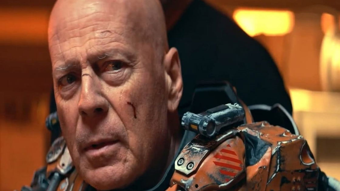 Copertina di Cosmic Sin: il trailer del nuovo film con Bruce Willis alle prese con gli alieni