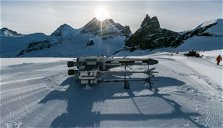 Copertina di Star Wars: l'X-Wing di LEGO a grandezza naturale sulle Alpi Svizzere [GALLERY]