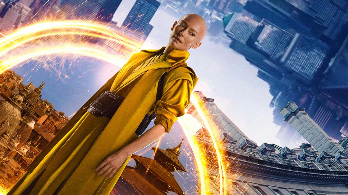 Obálka The Ancient Controversy: Tilda Swinton a postava se mění na Doctora Strange