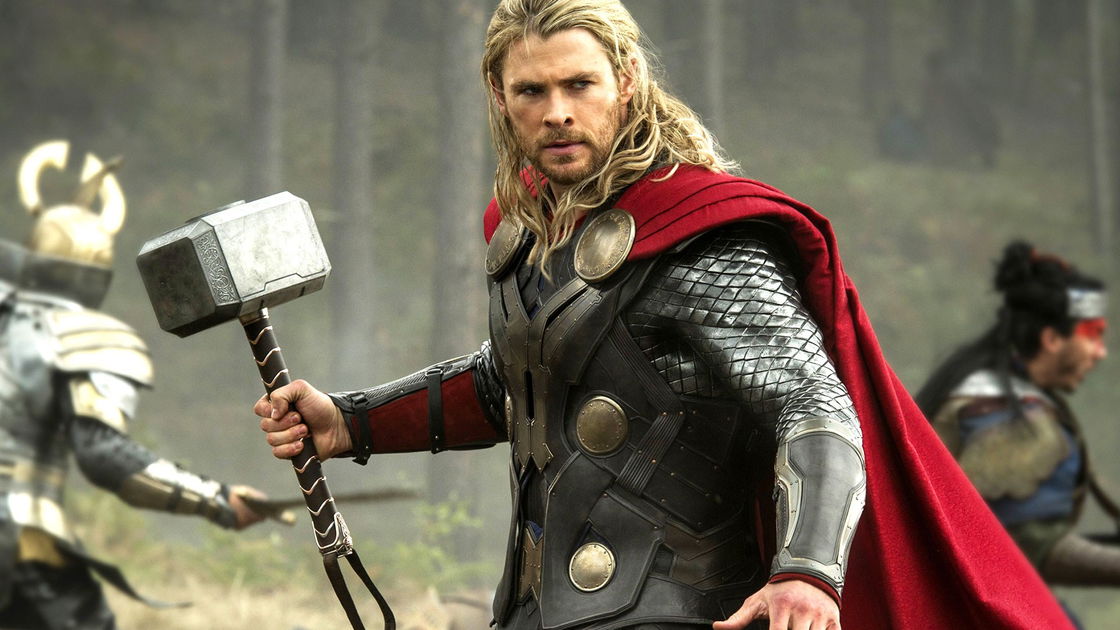 Copertina di Dal Tesseract a Mjølnir, tutte le armi più potenti del MCU