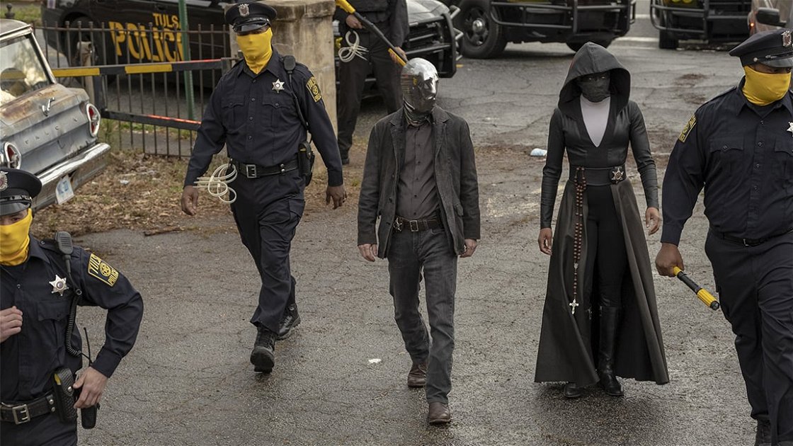 Copertina di Watchmen, personaggi e poteri della serie HBO