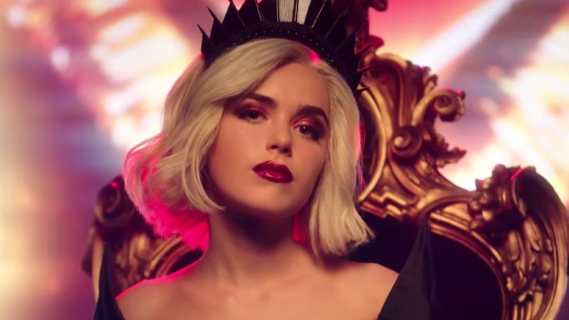 Copertina di Le terrificanti avventure di Sabrina: NYX lancia un'incredibile palette make-up ispirata alla serie