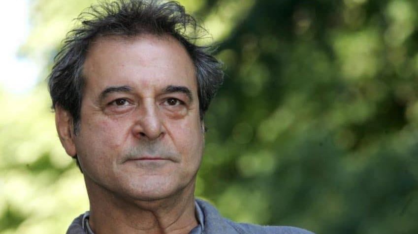 Copertina di È morto Ennio Fantastichini: l'attore di Ferie d'agosto aveva 63 anni
