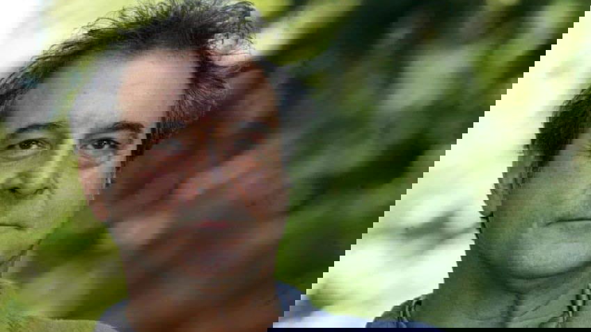 Copertina di È morto Ennio Fantastichini: l'attore di Ferie d'agosto aveva 63 anni