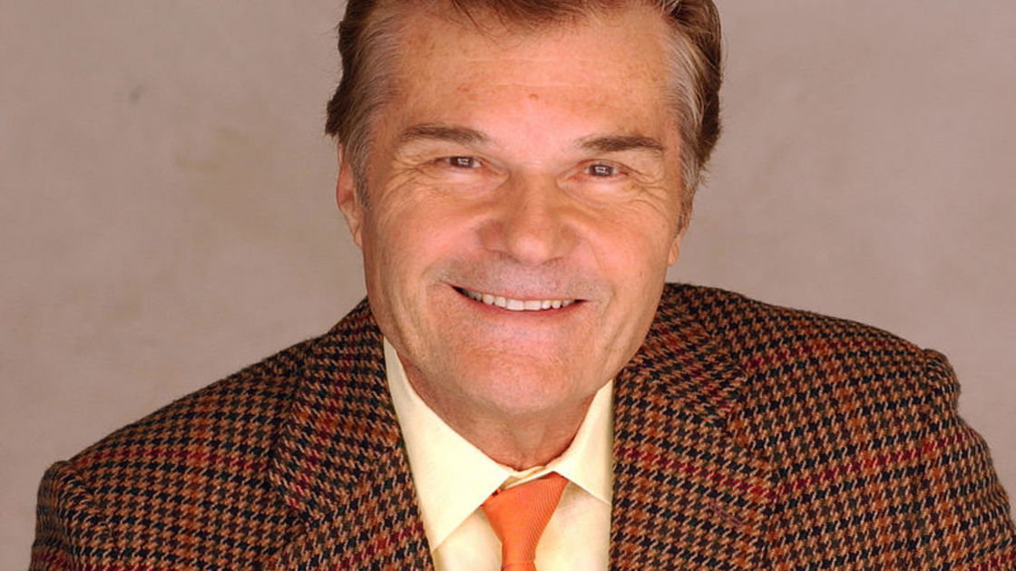 Copertina di È morto Fred Willard: addio all’attore di Modern Family e Beautiful
