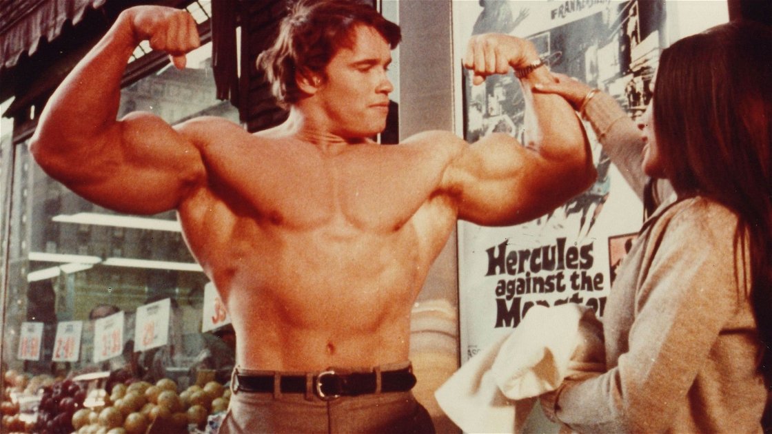 Copertina di Ercole a New York: 10 cose che non sapevi sul primo film interpretato da Schwarzenegger