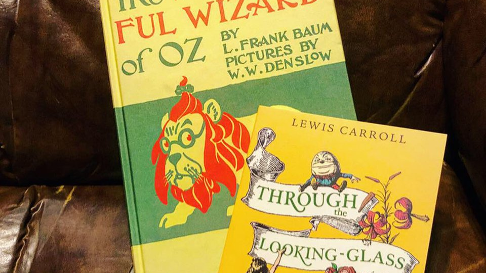 Copertina di Il crossover tra Alice nel Paese delle Meraviglie e Il Mago di Oz è possibile (e si farà!)
