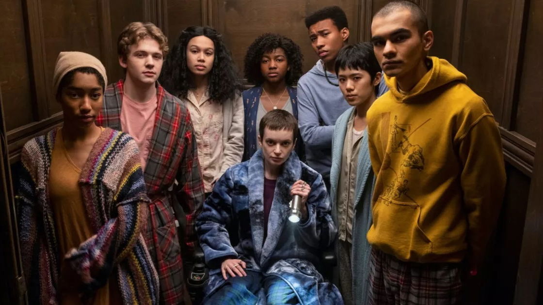 Copertina di Le prime foto della nuova serie horror Netflix di Mike Flanagan