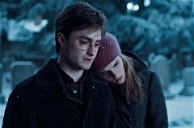 Copertina di Harry Potter e i Doni della Morte: i retroscena del bacio di Emma Watson e Daniel Radcliffe