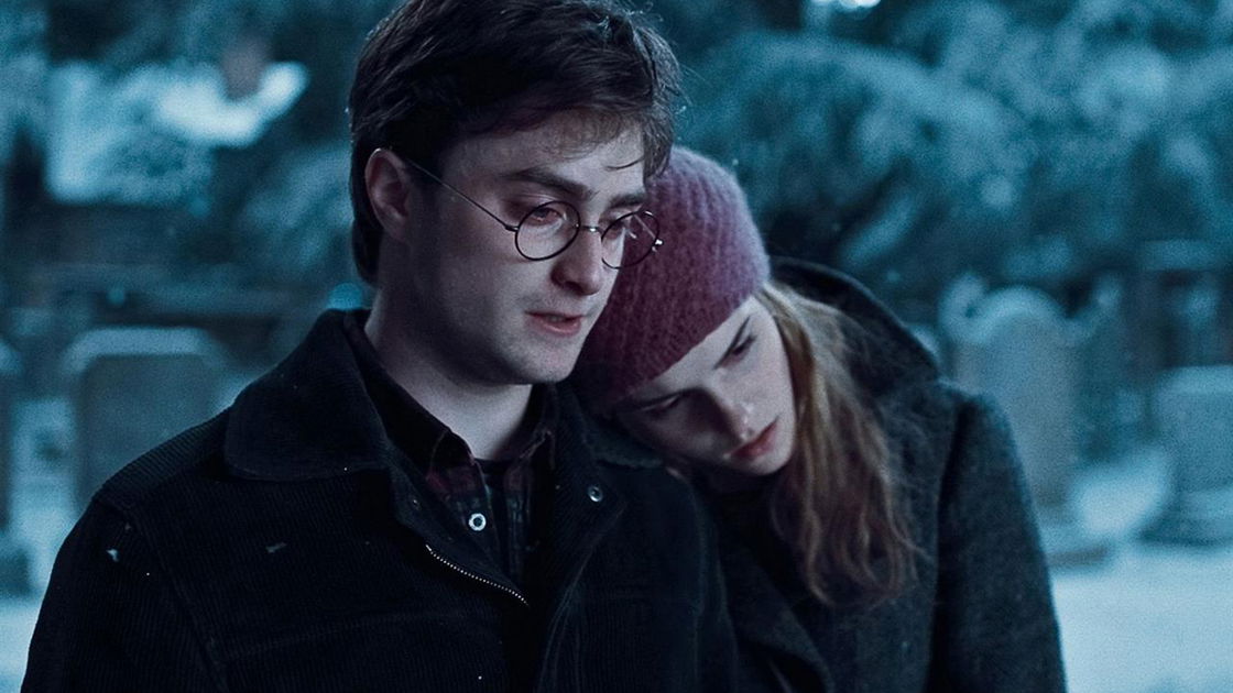 Copertina di Harry Potter e i Doni della Morte: i retroscena del bacio di Emma Watson e Daniel Radcliffe